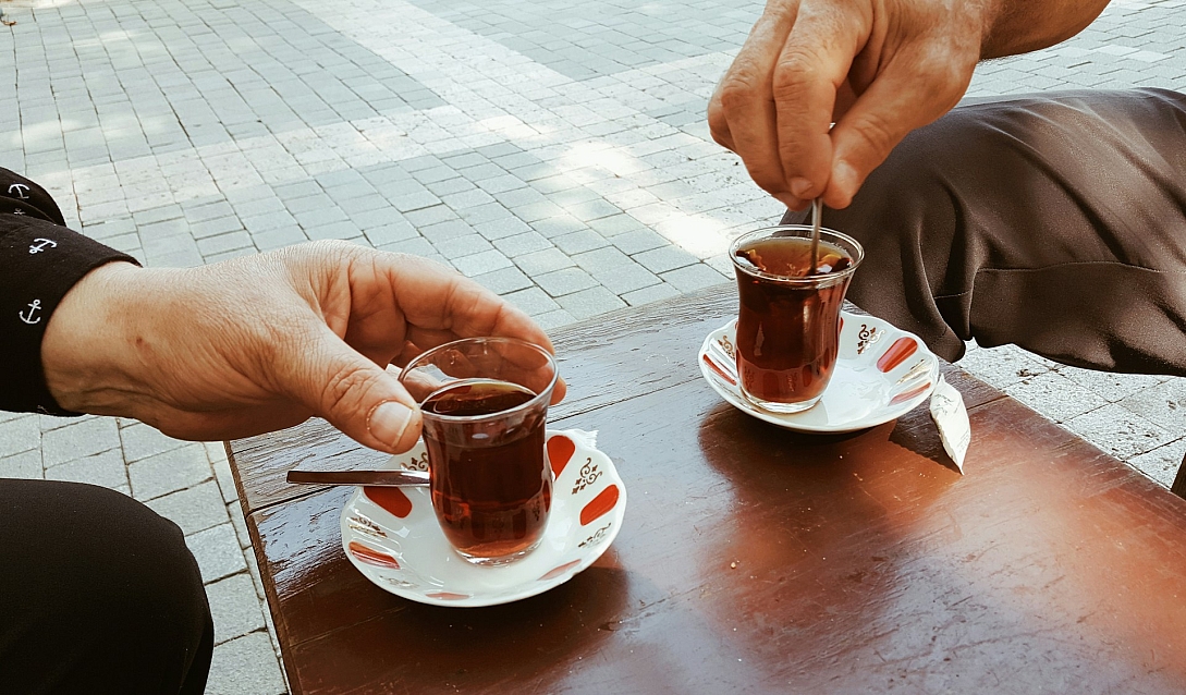 etiquette turkish tea