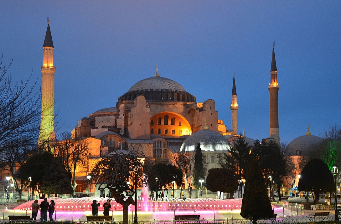 hagia sophia at night