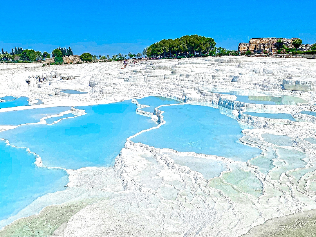 pamukkale blue sky