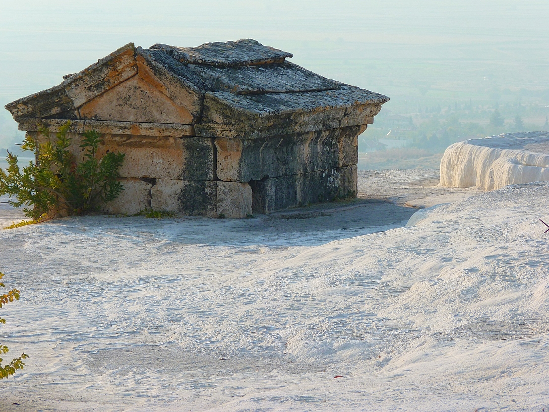 pamukkale tomb